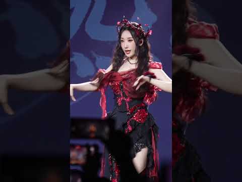 在郑州站浅浅跳个关山酒吧～ #邓寓君精炁神巡回演唱会