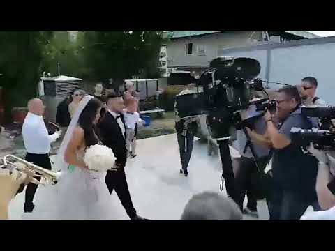 POČUPALI ĐANIJEVU SNAJKU ISPRED HRAMA - haos na venčanju