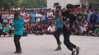 THE CONTAGIOUS CREW vs R N BLUES - IIT Roorkee Thomso 2016 (Dance Battle) - Part 2