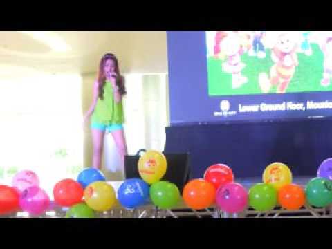 Artistas da próxima geração da MMPAA no Jollibee Kids Club no SM Seaside Cover Bang Bang de Kaye Ida