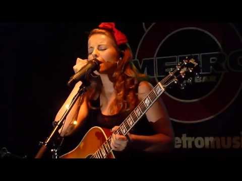 Katarína Knechtová - Naoko spím (Akustická túra, Brno, Metro Music Bar 2013)
