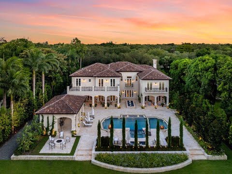 The Jills Zeder Group presents 5001 Pine Dr, Miami, FL 33143, USA