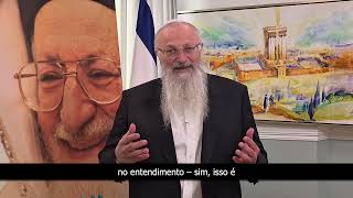 "Diante de Deus" - o verdadeiro segredo de Yom Kipur | Mensagem do Rav Shmuel Eliahu em português  (הרב שמואל אליהו) - התמונה מוצגת ישירות מתוך אתר האינטרנט יוטיוב. זכויות היוצרים בתמונה שייכות ליוצרה. קישור קרדיט למקור התוכן נמצא בתוך דף הסרטון
