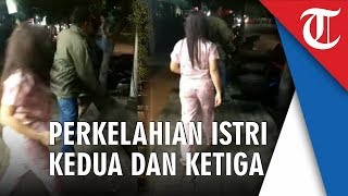 Video Viral Istri Kedua dan Ketiga Kades Berkelahi di Depan Umum, Bahkan Suami Susah Melerainya