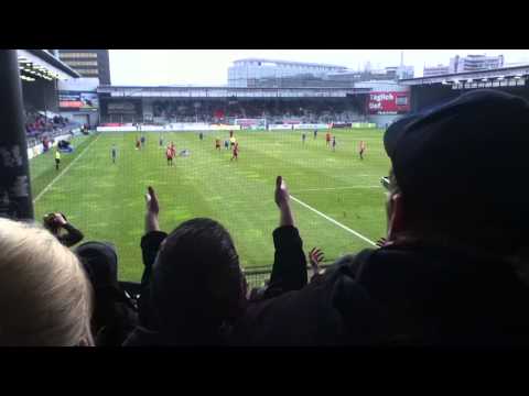 SV Wehen Wiesbaden - VFL Osnabrück 3:2 06.04.2013 Gästeblock Jubel nach dem 2:2