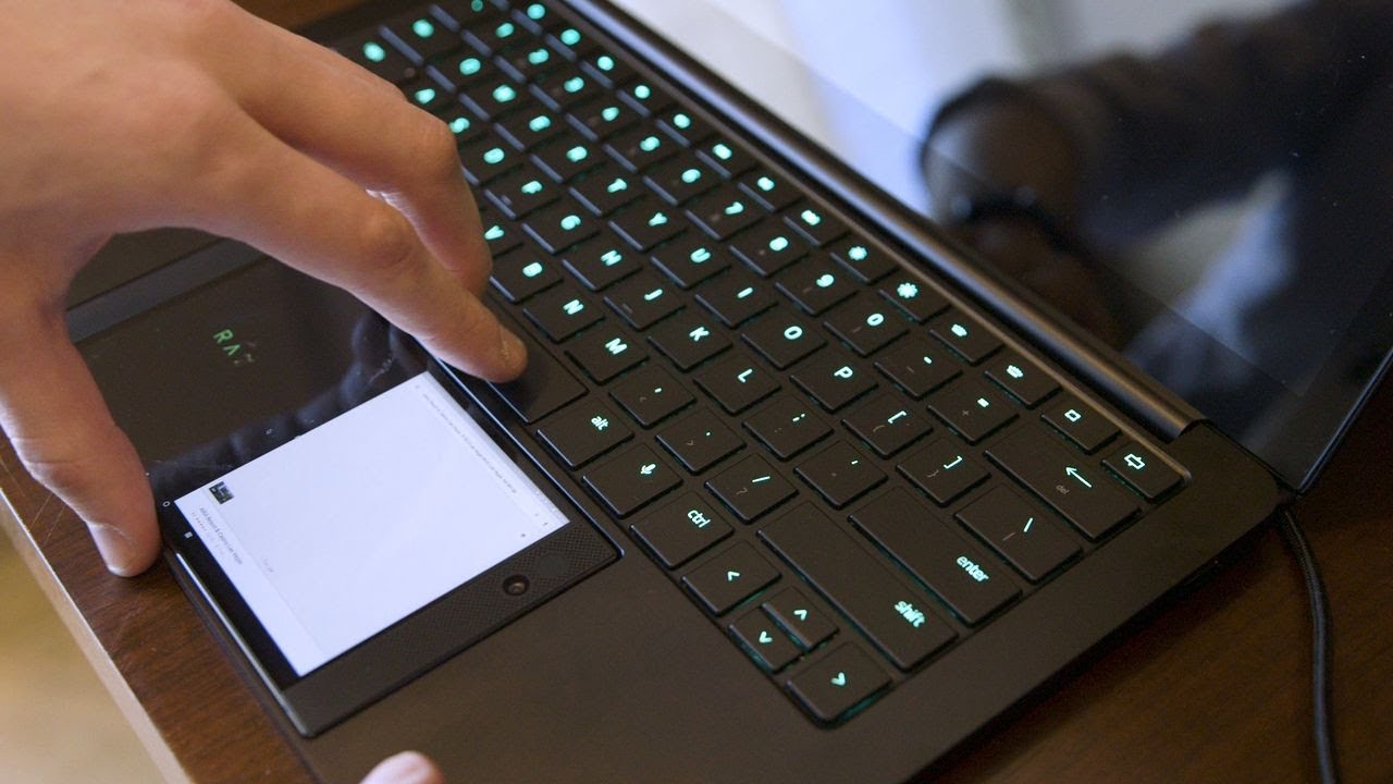 Razer Project Linda turns your phone into a laptop