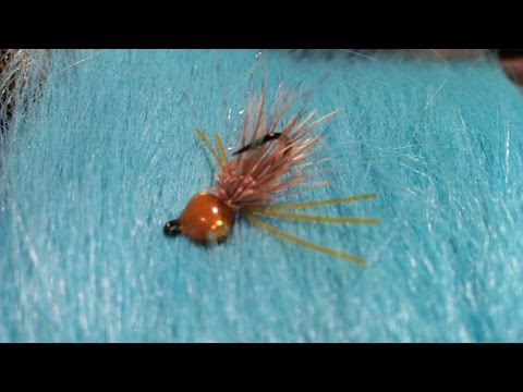 Martyn White tying the bonefish bitters