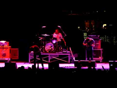 Cage the Elephant - Ain't No Rest for the Wicked, live in Chicago, August 2010