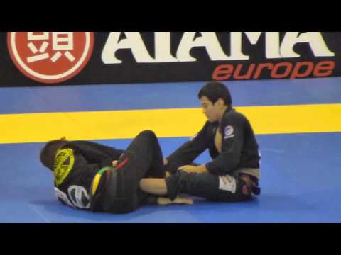 Paulo Miyao vs Gianni Grippo - FINAL - IBJJF European Open 2013 - Brown Adult - Feather