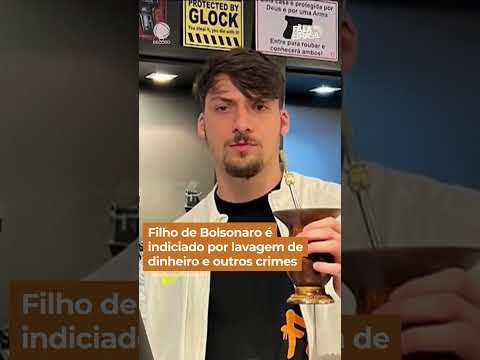 Filho de Bolsonaro é indiciado por lavagem de dinheiro e outros crimes .