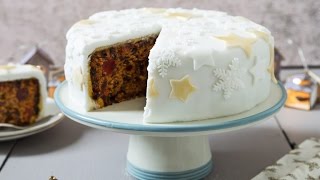 Icing a Christmas Cake by Odlums