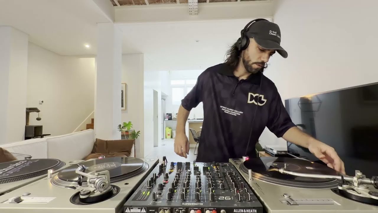 Deep House Vinyl Mix #02 | Late Night / Soulful / Jazzy / Warm by CHIRI (E110101) | DCG 2026