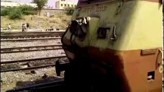 preview picture of video 'Loco Coupling at Guntakal'