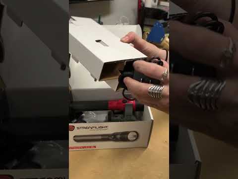 Streamlight Stinger DS LED HL Police/Tactical Duty Flashlight Review