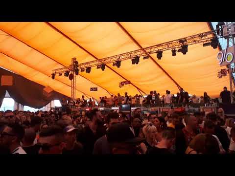 Marco Carola plays Andrew Mina - Warming dance at Sunwaves Festival SW23