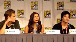 Comic-Con 2010 - the Vampire Diaries - Nina disccuses kissing Paul & Ian
