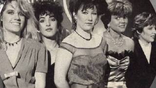 Go-Go&#39;s - We Don&#39;t Get Along (from the 1982 &#39;Vacation&#39; LP)
