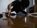 腕立て300回+親指1本腕立て(指立てのフォ―ムは汚いです><)