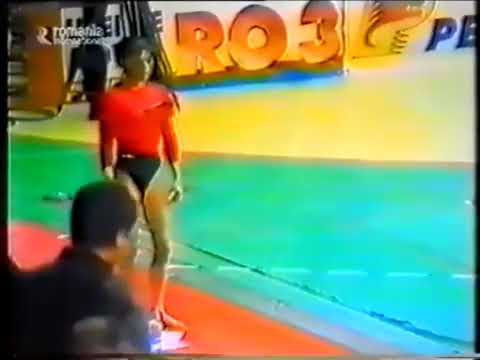 Denisse Lopez BB, Andreea Ulmeanu VT AA 2001 Romanian Internationals