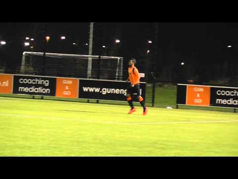 27 nov 2012 VV De Meern 1e jaars B/2e jaars C - KNVB o15 vr 3-5 Doelpunt Vinny