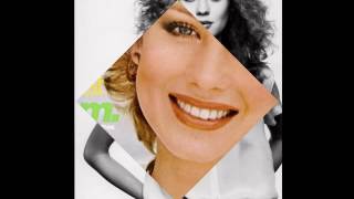 Рози Вела (Rosie Vela)