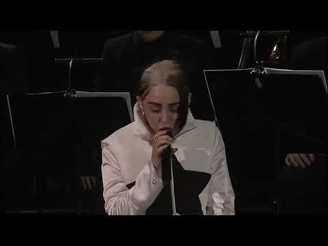 Nicki Nicole y Milo J interpretan Dispara -show sinfónico -Teatro Colón- Ciudad Autónoma de Bs As.