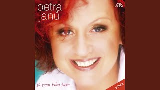 Musik-Video-Miniaturansicht zu Ještě se mi směj Songtext von Petra Janů