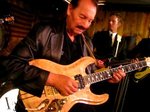 NOKIE EDWARDS w/ VENTURESMANIA - "GHOST RIDERS IN THE SKY"
