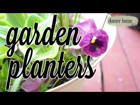GARDEN PLANTERS VLOG | GARDEN WITH ME | GARDENING WITH TODDLERS Video