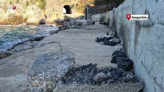 Zonguldak’ta Dalgalar, Sahildeki Yürüyüş Yolunu Çatlattı