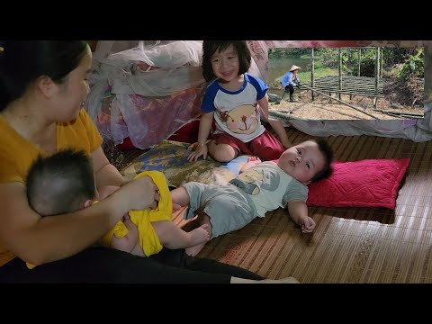 Single mother with many children - built a house out of bamboo, twins | ly tieu tieu