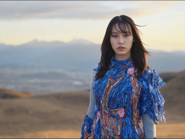 女優・南沙良がエプソンの多くの「なぜ?」を問いかける! 信州の美しい自然を訪れ富士山をパクッ!“しょっぱかったです” 3 YouTubeサムネイル