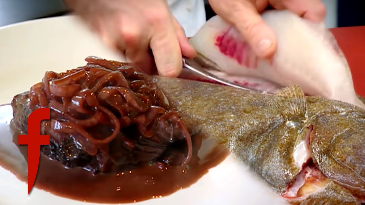 Gordon Ramsay Snaps A Knife!