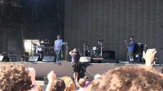 Alex Clare- "Hands Are Clever" (1080p)  Live at Lollapalooza on August 4, 2013