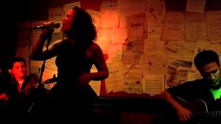 Melina Aslanidou - Den exo diefthinsi