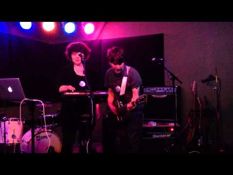 Woog Riots - Astronaut (live at The Glad Cafe, Glasgow)