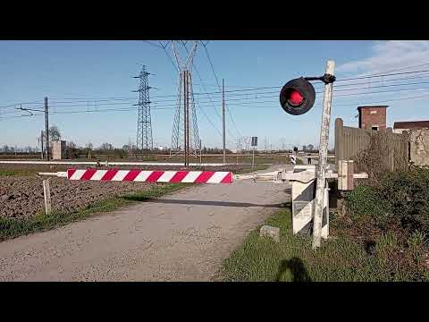 Passaggio a livello di strada Mirabella - Vignale