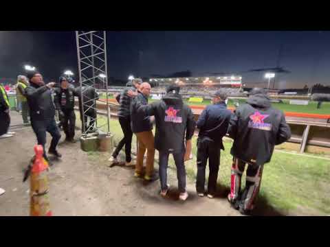 Dackarna firar SM-guldet i depån