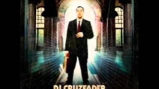 DJ Cruzfader - De Volta Ao Serviço - TT.wmv