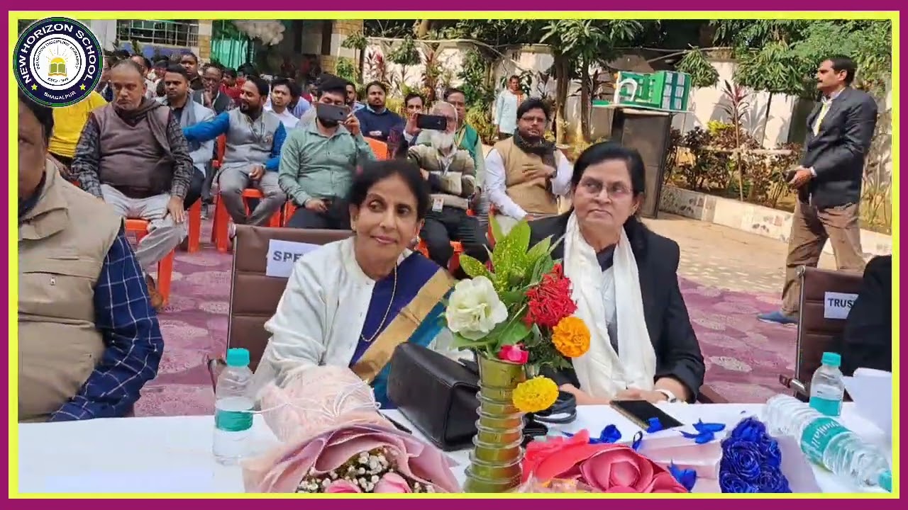 नन्हे-मुन्ने बच्चों द्वारा प्रस्तुत वेलकम सॉन्ग ने मंच का माहौल बेहद मनमोहक बना दिया।