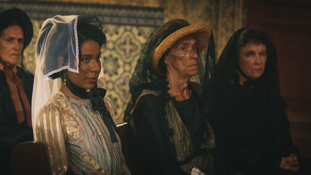 Bad Mary droga Padre Otávio e ele faz um exorcismo nas próprias roupas | Dona Beja | HBO Max