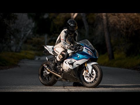 The 200HP Street Shark | 2016 BMW S1000RR Review