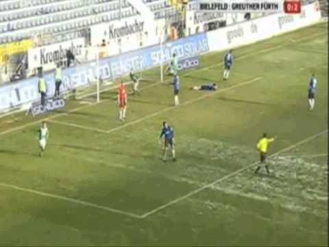 LIVE TOR - DSC Arminia Bielefeld vs. Greuther Fürth 0:2 - 4.12.10 - TOR für Fürth!