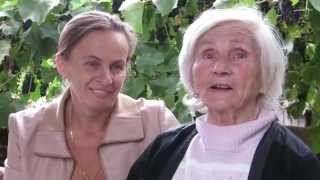 preview picture of video 'Ana BUICU 81 ani din Baisoara Romania dialog camera ascunsa cu Adrian TOADER'
