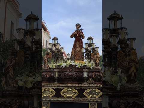 San Francisco de Asís por la calle San Fernando en su Procesión Extraordinaria. Suena "Triunfal"