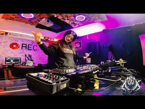 XTNTA HD set: Forever against hate!