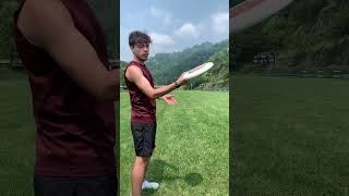 How to throw a flick in ultimate frisbee!!! #shorts #frisbee #ultimatefrisbee