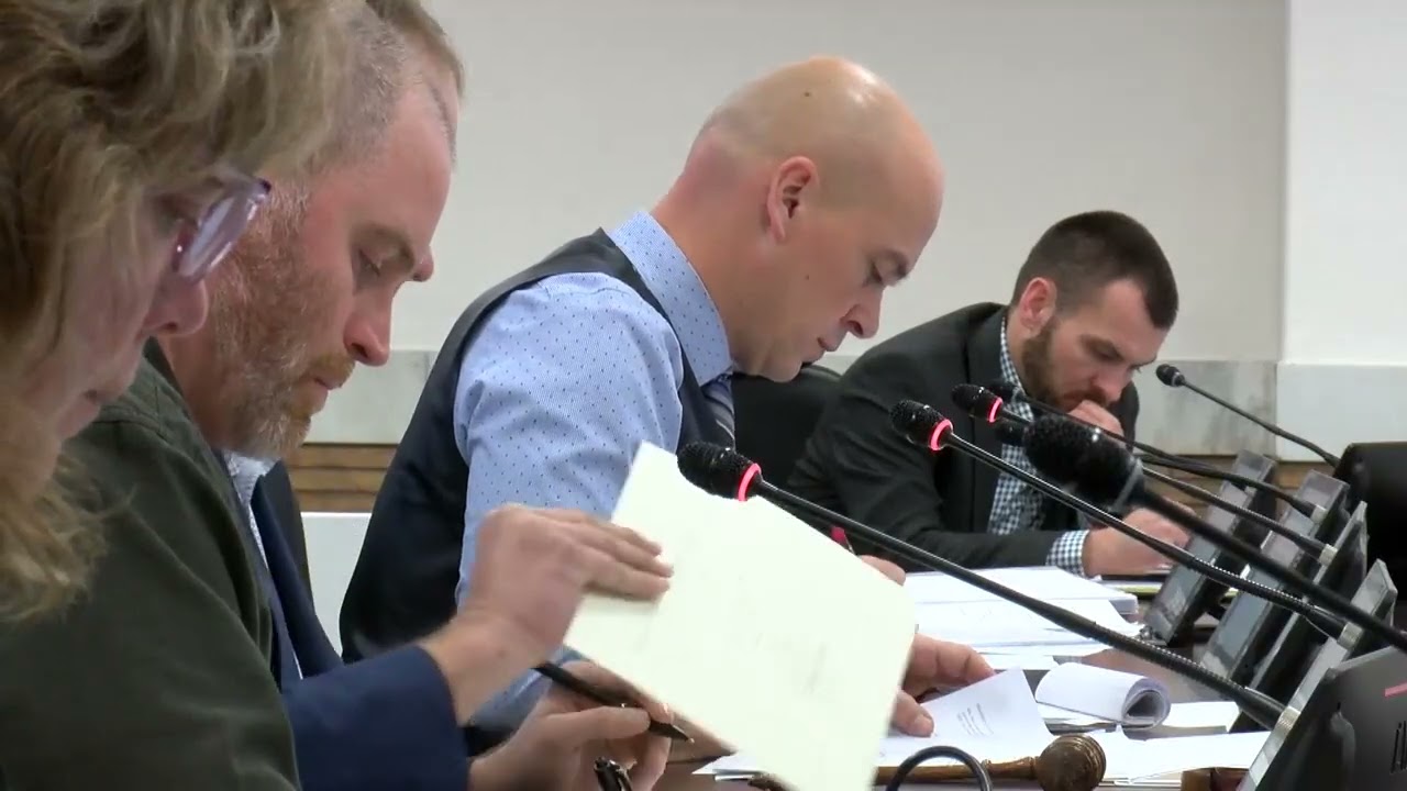 ELECTION 2024: When will Iowa's 1st Congressional District race be called?