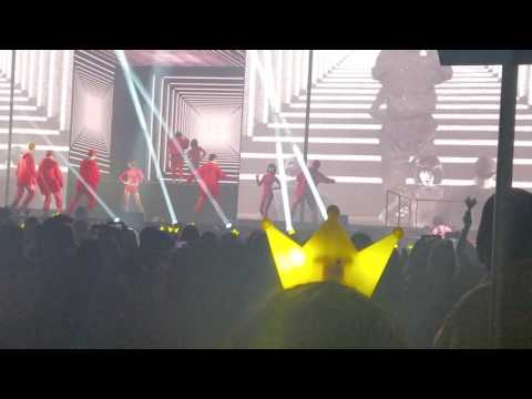 [FANCAM] G-Dragon in MIA ㅡ Breathe