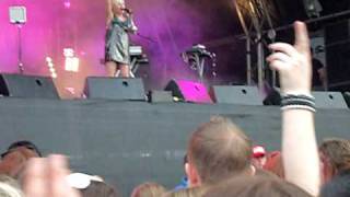 Little Boots - Tune Into My Heart at Newcastle Evolution